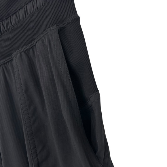 Lululemon Womens Dance Studio Crop 25" Pant Sz 2 Black Sweat-Wicking Lightweight - Picture 11 of 12